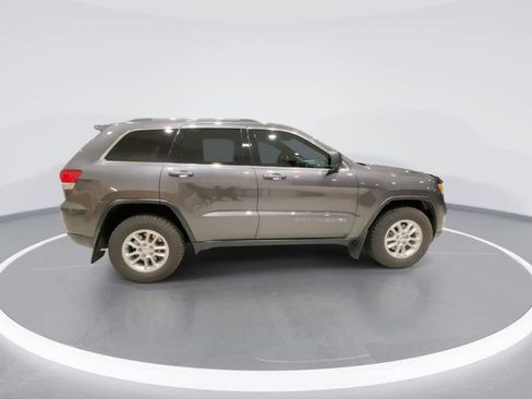 Used 2020 Jeep Grand Cherokee Laredo image 9