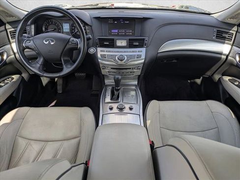 Used 2018 INFINITI Q70 L 3.7 image 18