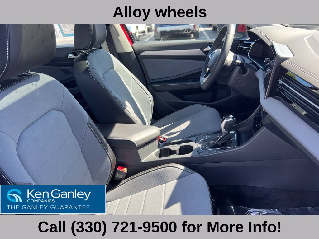 Used 2026 Volkswagen Jetta SE FWD image 55