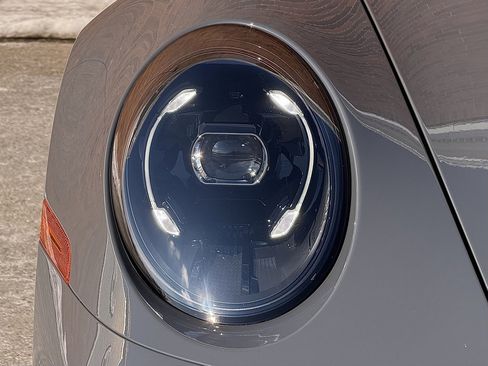 Certified 2025 Porsche 911 Carrera image 12