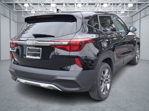 Used 2023 Kia Seltos LX image 5