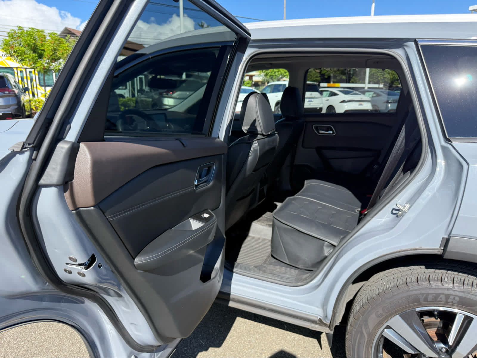 Used 2021 Nissan Rogue SL FWD image 9