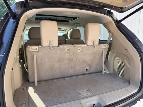 Used 2014 Nissan Pathfinder SL w/ SL Premium Package FWD image 16