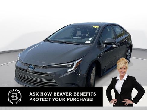 Used 2025 Toyota Corolla LE image 1