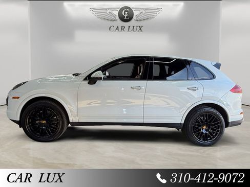 Used 2018 Porsche Cayenne Platinum Edition w/ Premium Package image 2
