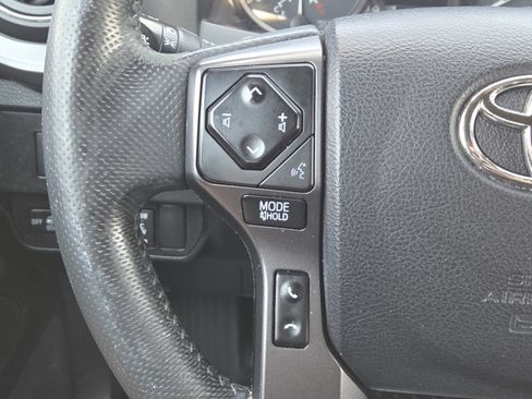 Used 2021 Toyota Tacoma TRD Off-Road AWD/4WD image 30
