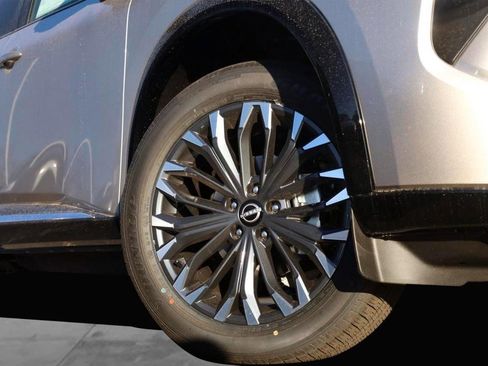 New 2026 Nissan Rogue Platinum w/ Platinum Premium Package image 3