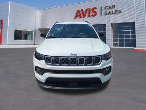 Used 2025 Jeep Compass Latitude w/ Sun & Sound Group AWD/4WD image 2