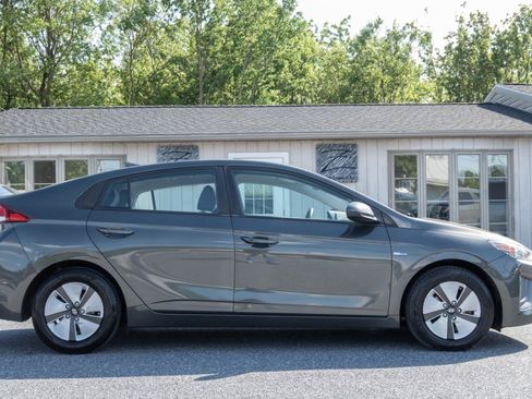 Used 2020 Hyundai Ioniq Blue FWD image 10