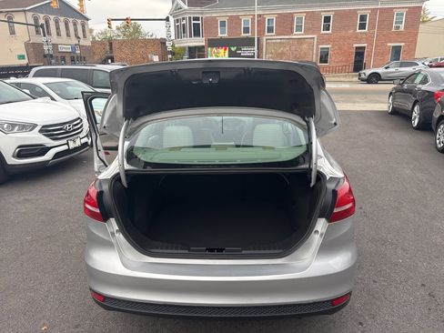 Used 2016 Ford Focus SE image 16