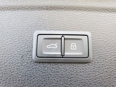 Used 2023 Audi Q5 2.0T Premium Plus w/ Premium Plus Package image 37