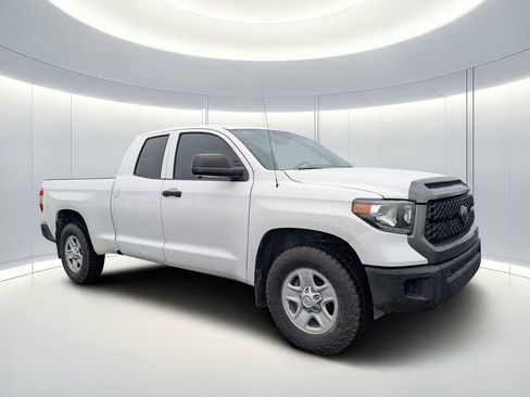 Used 2018 Toyota Tundra SR RWD image 2