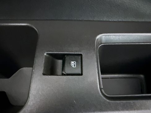 Used 2022 Nissan Pathfinder SV FWD image 31