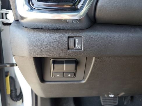 New 2025 GMC Canyon Elevation w/ Convenience Package image 30