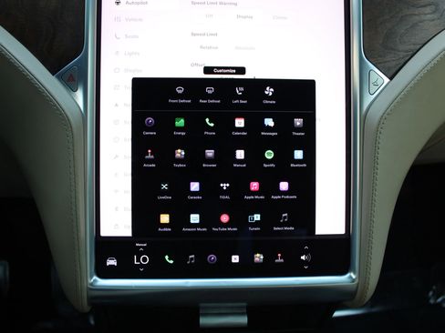 Used 2016 Tesla Model X 90D image 24