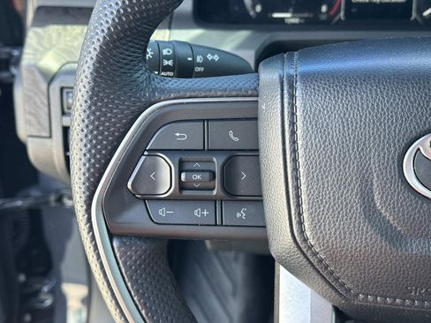 Used 2024 Toyota Tacoma Limited w/ Limited Package (LT) AWD/4WD image 22