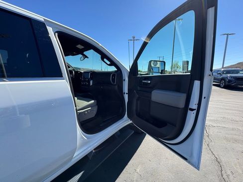 Used 2022 GMC Sierra 2500 SLT w/ SLT Convenience Package image 16