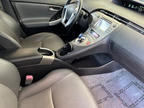 Used 2013 Toyota Prius Five FWD image 20