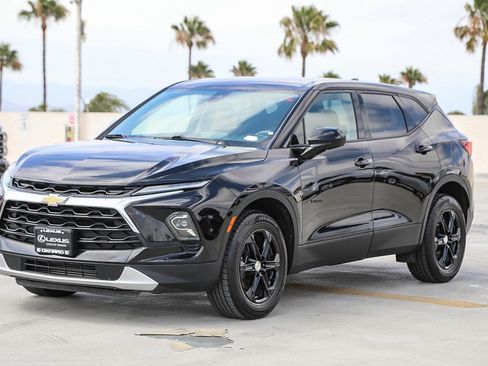 Used 2023 Chevrolet Blazer LT AWD/4WD image 3