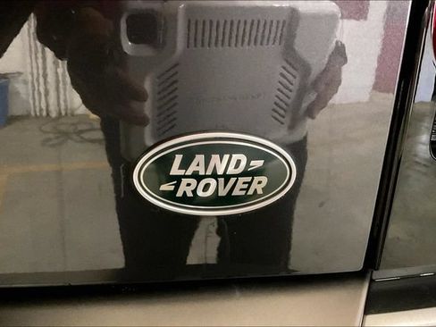 Used 2022 Land Rover Defender 110 X-Dynamic SE AWD/4WD image 10