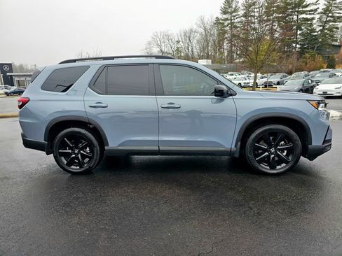Used 2025 Honda Pilot Black Edition image 8