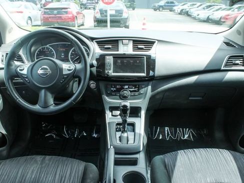 Used 2019 Nissan Sentra SV FWD image 16