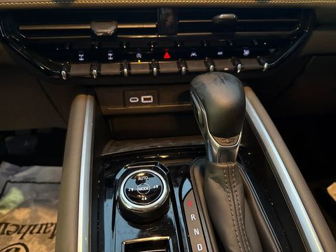 Used 2024 Chevrolet Colorado ZR2 w/ ZR2 Convenience Package III image 23