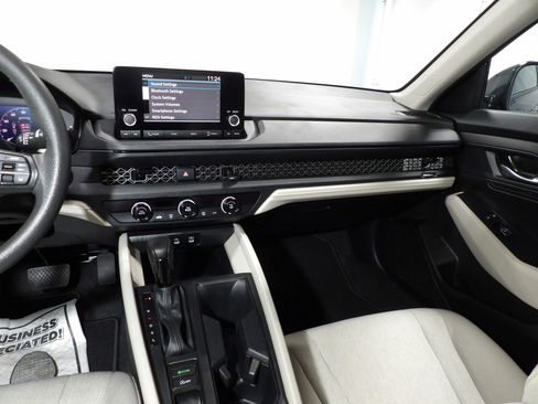 Used 2025 Honda Accord LX image 15