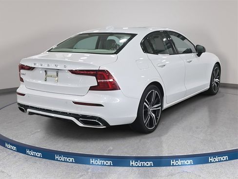 Used 2022 Volvo S60 T8 R-Design Expression w/ Premium Package image 9