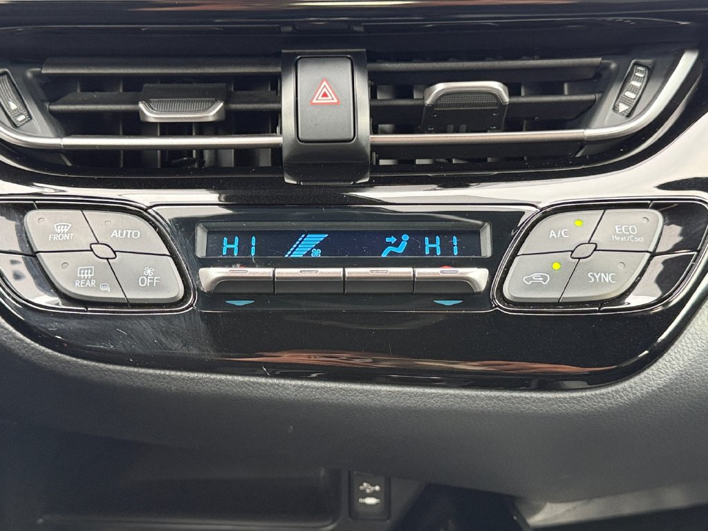 Used 2019 Toyota C-HR XLE FWD image 16
