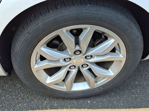 Certified 2016 Chevrolet Impala LT w/ Convenience Package FWD image 9