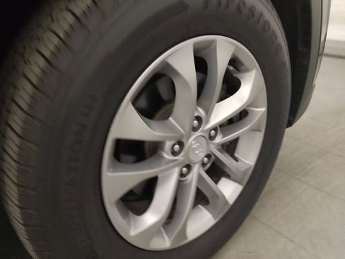Used 2019 Hyundai Santa Fe SEL FWD image 31