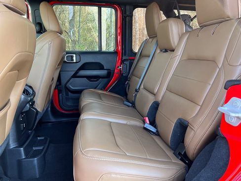 Used 2022 Jeep Wrangler Unlimited Sahara w/ LED Lighting Group image 29