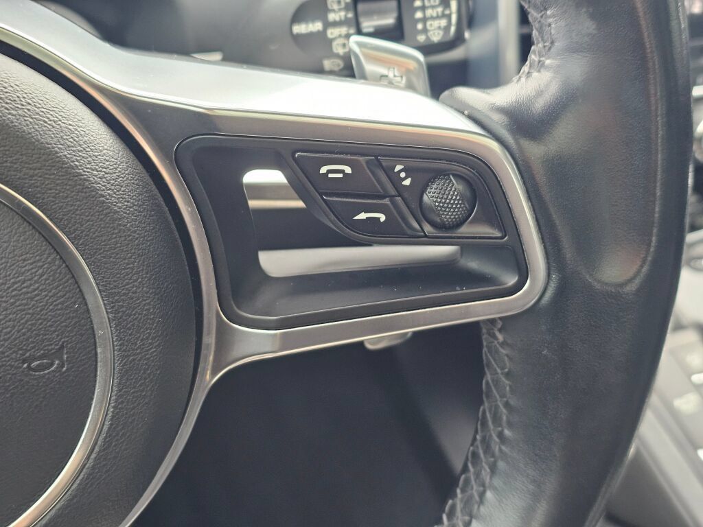Used 2018 Porsche Cayenne Platinum Edition AWD/4WD image 26