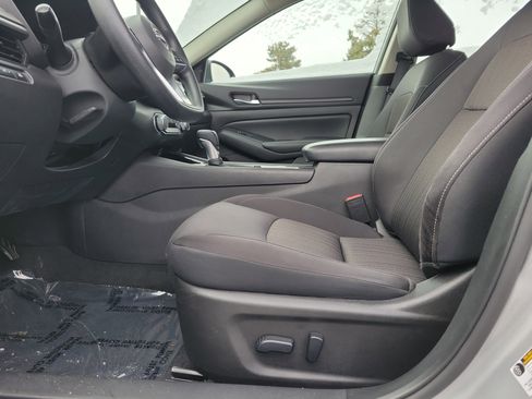 Used 2024 Nissan Altima 2.5 SV image 23