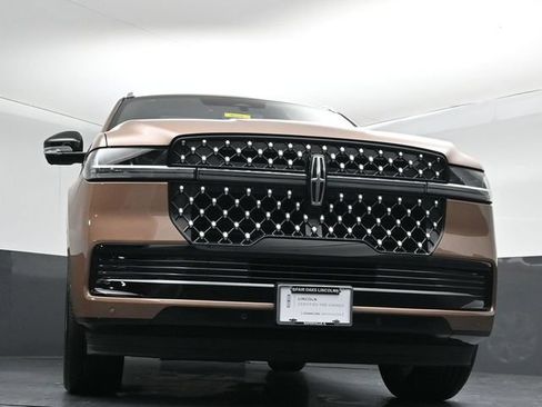 Certified 2025 Lincoln Navigator Black Label AWD/4WD image 39