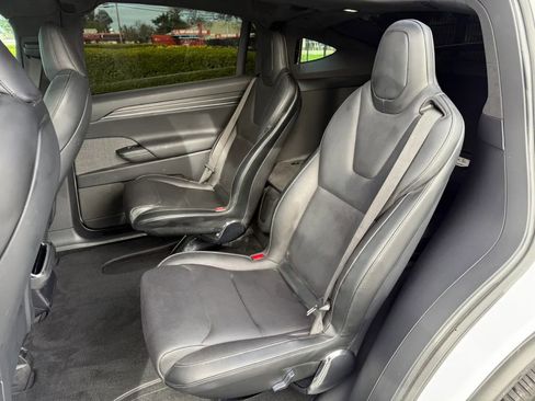 Used 2022 Tesla Model X Plaid image 17