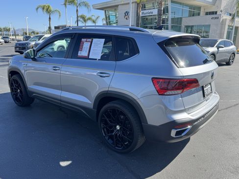 Used 2022 Volkswagen Taos SE w/ IQ.Drive SE Package image 9