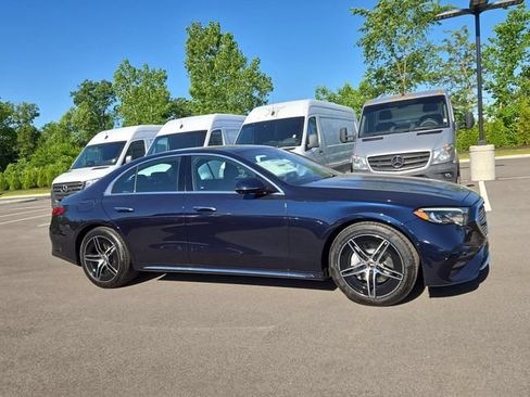 New 2026 Mercedes-Benz E 350 4MATIC Sedan image 2