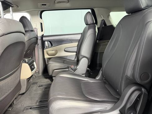 Used 2026 Kia Carnival FWD image 26