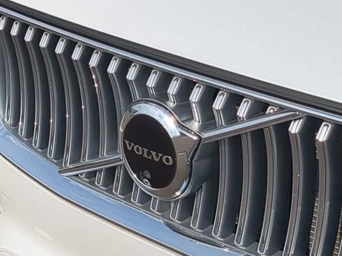 Certified 2024 Volvo XC90 B6 Plus w/ Protection Package Premier AWD/4WD image 11