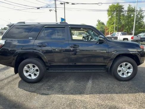Used 2021 Toyota 4Runner SR5 Premium w/ Moonroof Package AWD/4WD image 9