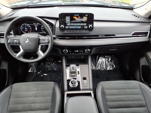 Used 2024 Mitsubishi Outlander SE AWD/4WD image 13