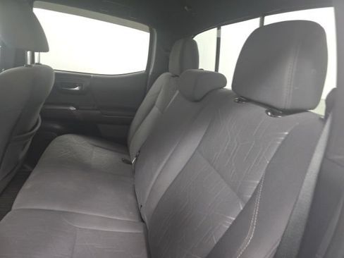Used 2018 Toyota Tacoma TRD Off-Road w/ Technology Package AWD/4WD image 20
