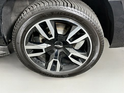 Used 2019 Chevrolet Suburban Premier w/ RST 6.2L Performance Edition AWD/4WD image 11
