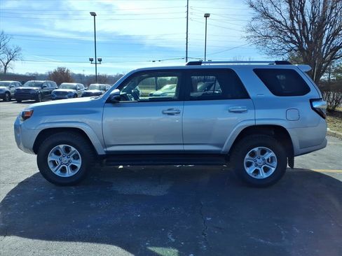 Used 2024 Toyota 4Runner SR5 Premium image 5