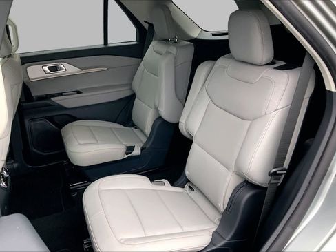 Certified 2025 Ford Explorer Active w/ Active Comfort Package RWD image 20