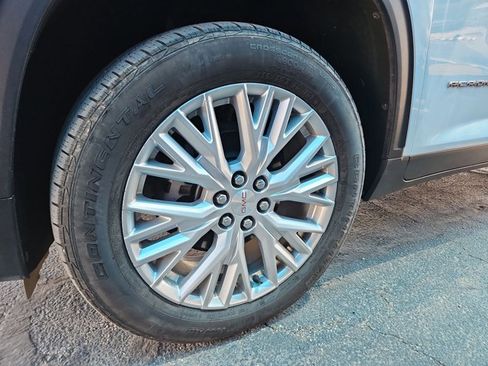 Certified 2024 GMC Acadia Elevation image 25