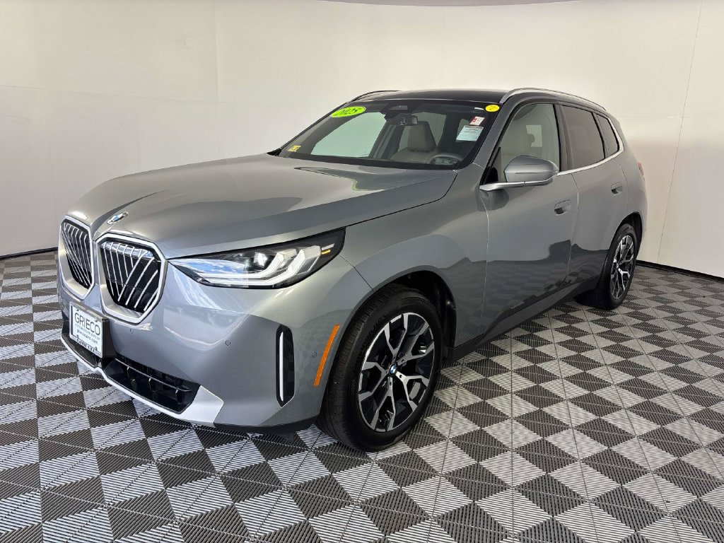 Used 2025 BMW X3 xDrive30i w/ Convenience Package AWD/4WD image 2