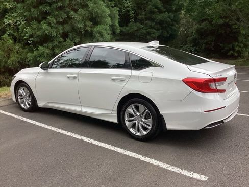 Used 2018 Honda Accord LX image 8